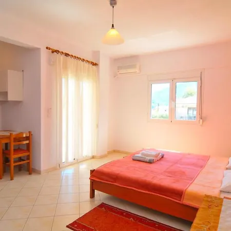 Room In Studio - Hotel Georgia - Vibrant Room In Golden Beach In Thassos Island *