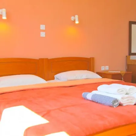 Affittacamere Room In Studio - Hotel Georgia - Vibrant Room In Golden Beach In Thassos Island